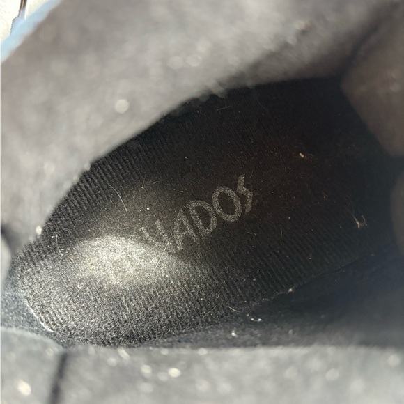 Tan and Black High-Top Hiking Shoes with Reinforced Toe Cap - Picture 5 of 6